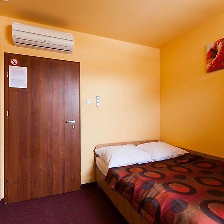 Hotel Paola Kutno Εξωτερικό φωτογραφία