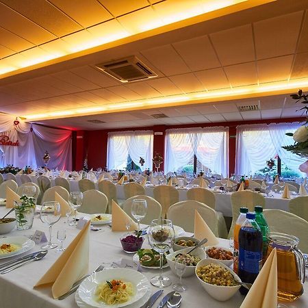 Hotel Paola Kutno Εξωτερικό φωτογραφία
